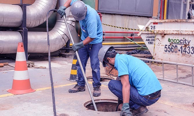 Dicas de manutenção de drenagem para evitar drenos entupidos