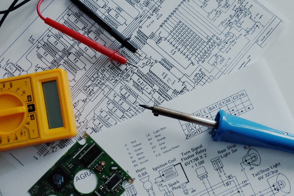 Quais são os tipos de manutenção elétrica?